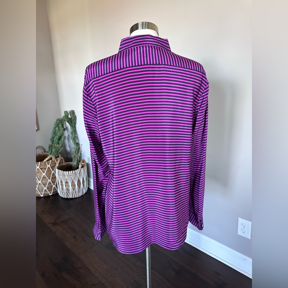 Banana Republic Blouse 100% Silk Career Capsule Wardrobe Button-Up EUC LG - Picture 3 of 9